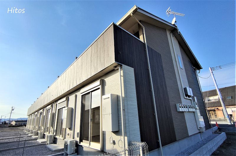 建物外観　1・2階併用のメゾネットタイプの新築物件です。
