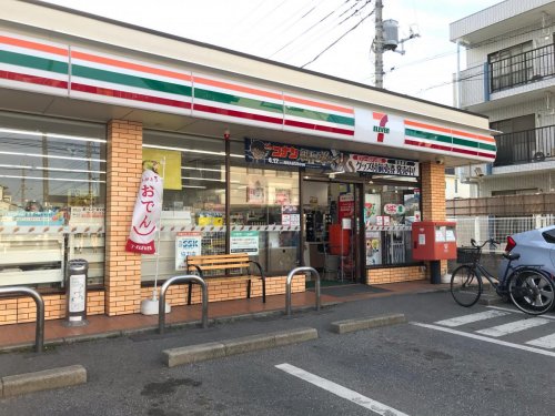 コンビニ　セブンイレブン きよしケ丘店（コンビニ）まで818m