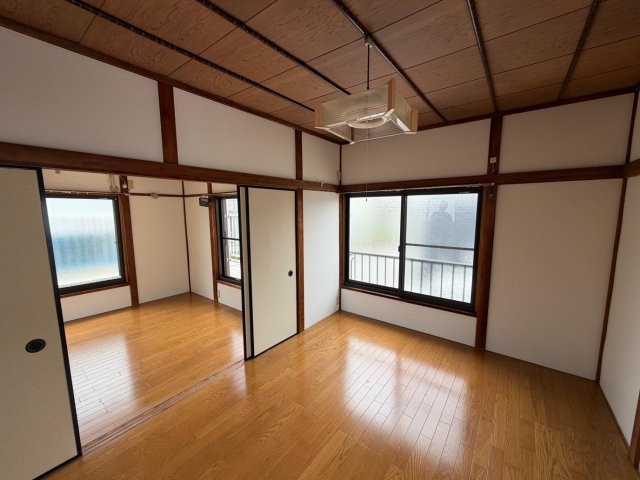その他部屋・スペース　2階の2室はフローリング仕様です