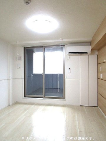 居室・リビング　こちらの居間で趣味の時間をお楽しみください