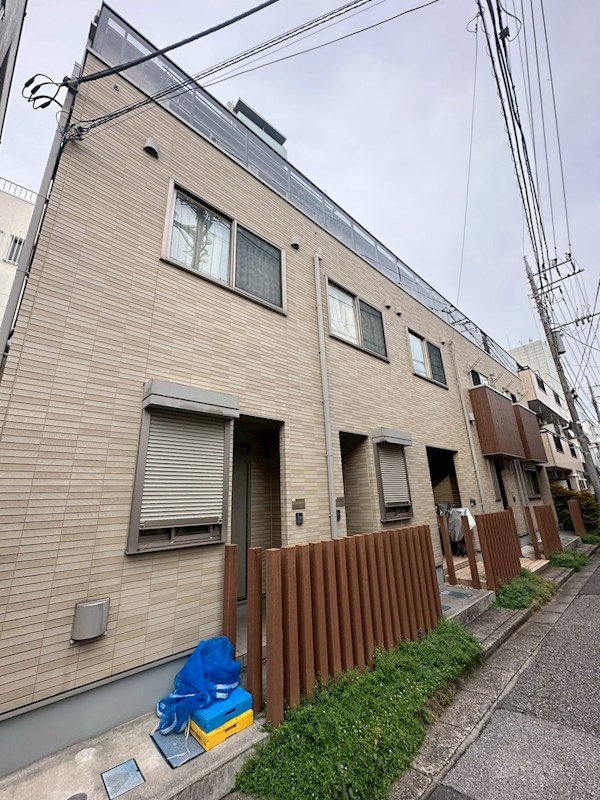 東京メトロ千代田線 北千住駅 徒歩4分 築18年