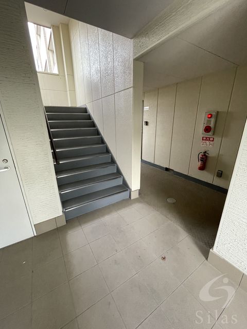 大阪モノレール彩都線 彩都西駅 徒歩15分 3階建 築15年の外観写真