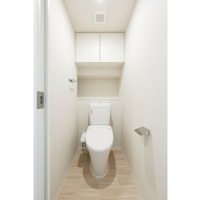 都営大江戸線 東新宿駅 徒歩2分 14階建 築4年のトイレ写真