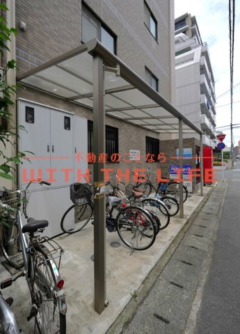 その他共有部分　毎日通るエントランスはこのようになっています