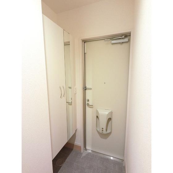 ウィットエヌIIの玄関写真