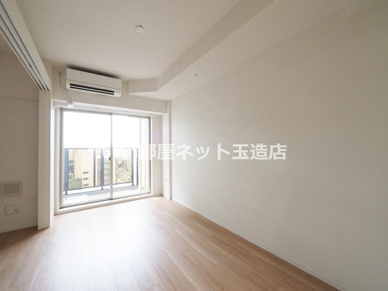 セレニテ谷町四丁目アリエの居間写真