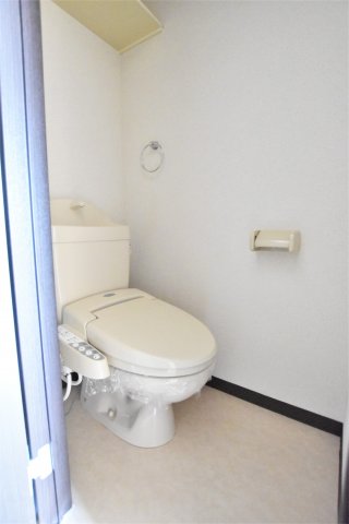 トイレ　画像は別号室。ご参考にどうぞ