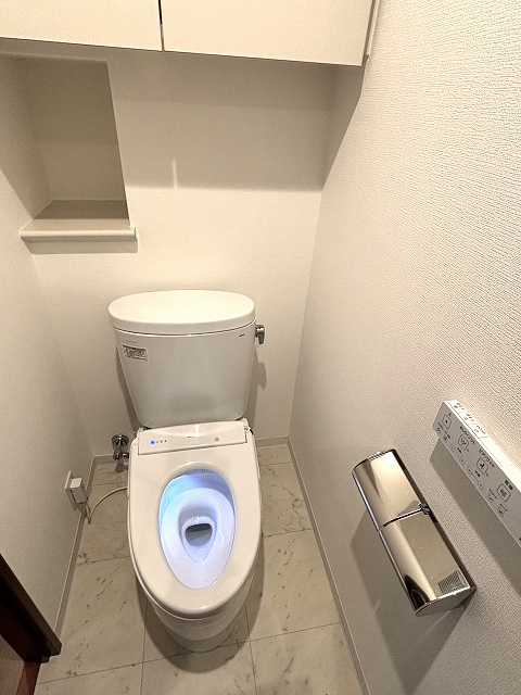 定借4年 プラウド代々木初台 ハイグレード分譲賃貸 Hのトイレ写真