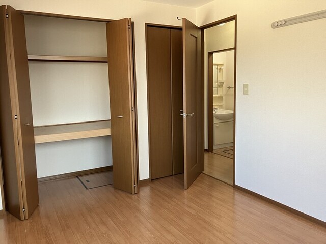 その他部屋・スペース　洋室(2)（別角度）