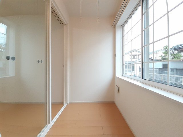 その他部屋・スペース　サンルーム。雨の日や冬でも安心して洗濯物が干せます！