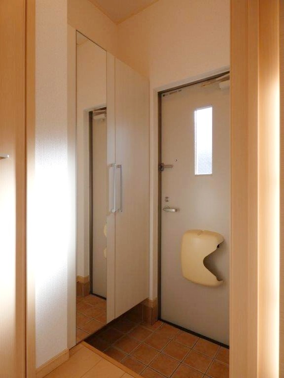 玄関　図面と現状に相違がある場合には現状を優先