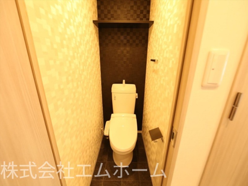 トイレ　温水洗浄暖房便座付トイレ