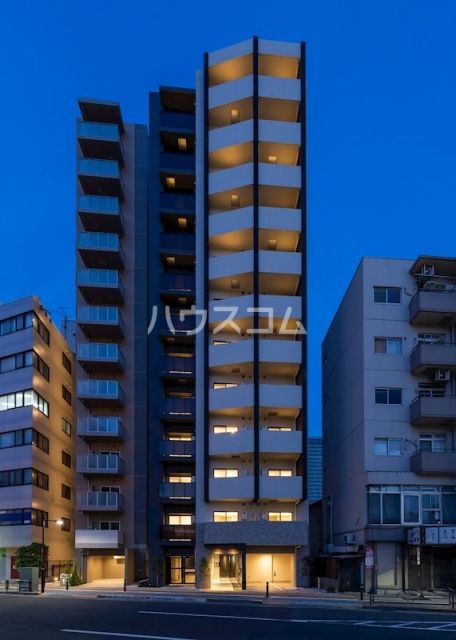 ZOOM池袋Westの外観写真