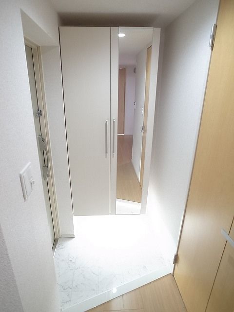 ペイルメゾン タテクラの玄関写真