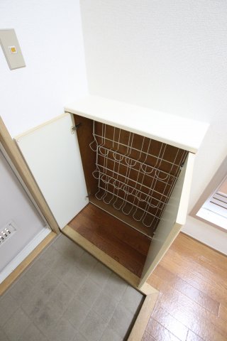収納　シューズボックス