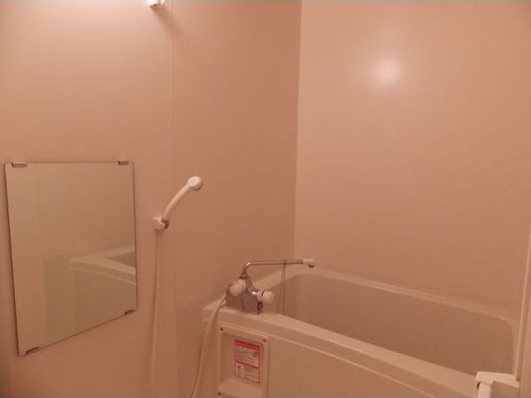 バス・シャワールーム　※写真は同じマンションの違う部屋のものになります。