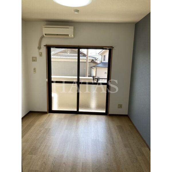 Sky Court Premierの居間写真