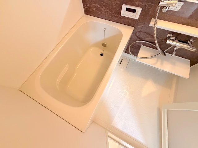 バス・シャワールーム　ゆったりと入るなら、お風呂とトイレとは別々が嬉しいですよね。