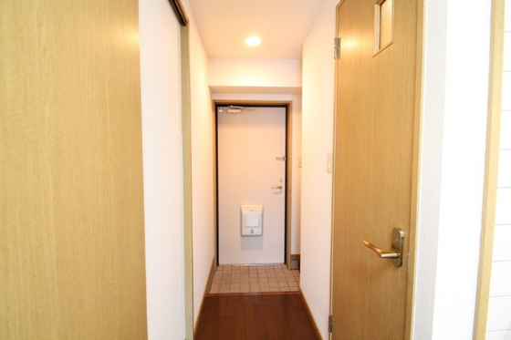 玄関　※別部屋の写真です