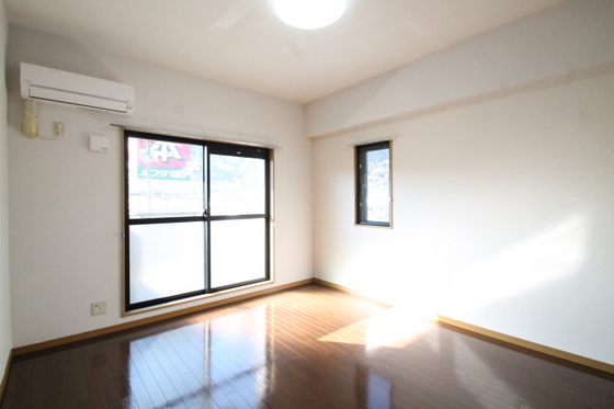 居室・リビング　※別部屋の写真です