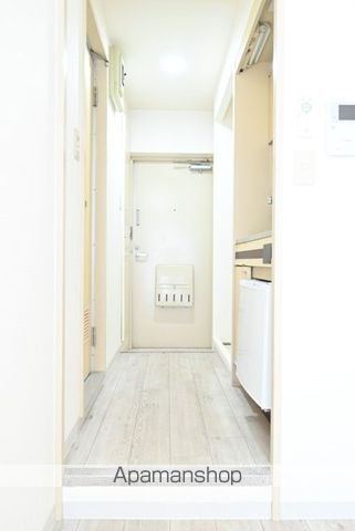 京王線 下高井戸駅 徒歩5分 4階建 築42年の玄関写真