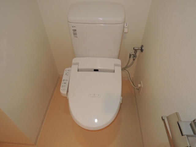 京急本線 京急蒲田駅 徒歩6分 5階建 築18年のトイレ写真