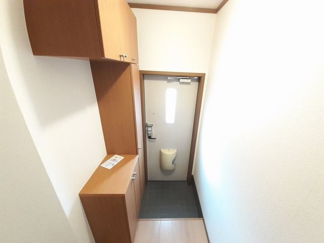 クレストールナイキの玄関写真