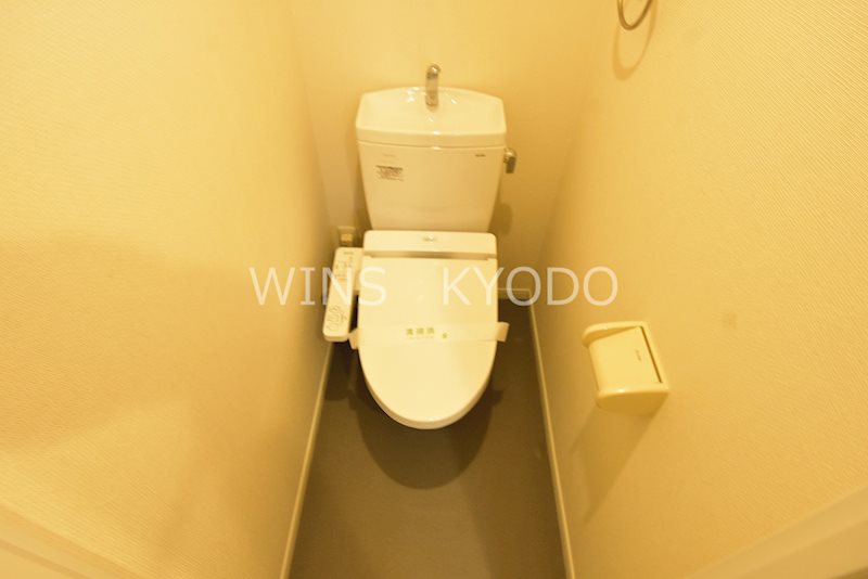 小田急線 経堂駅 徒歩9分 2階建 築12年のトイレ写真