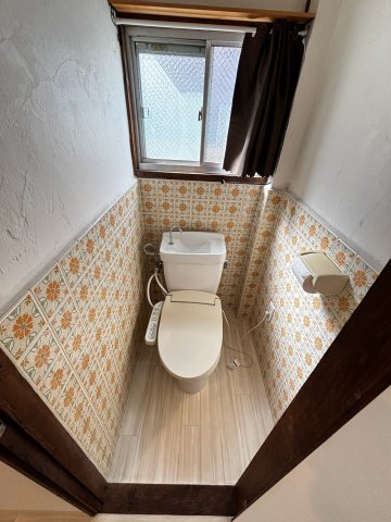 山城町1丁目戸建のトイレ写真