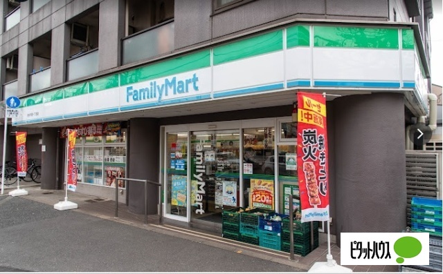 コンビニ　ファミリーマート高井戸西一丁目店（コンビニ）まで647m