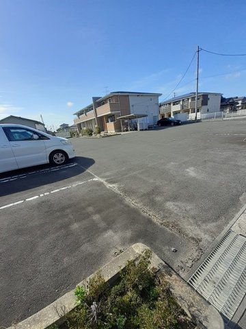 駐車場　駐車スペースもあります