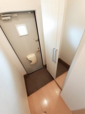 玄関　シンプルで使いやすい玄関です