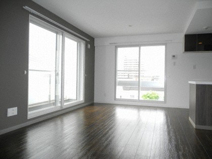 Large Casa西町の居間写真