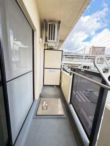 バルコニー　お洗濯にも便利なバルコニー付き