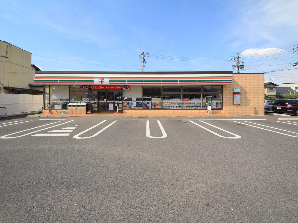 コンビニ　セブンイレブン篠ノ井布施高田店（コンビニ）まで895m
