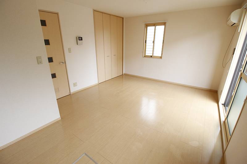 居室・リビング　別の部屋の写真です