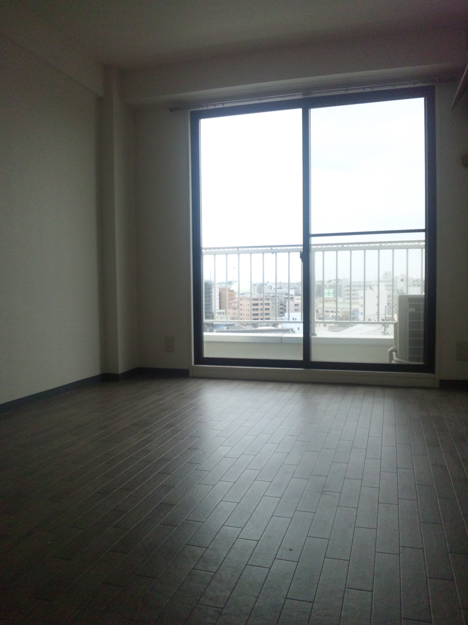 居室・リビング　扉がある１Ｋ