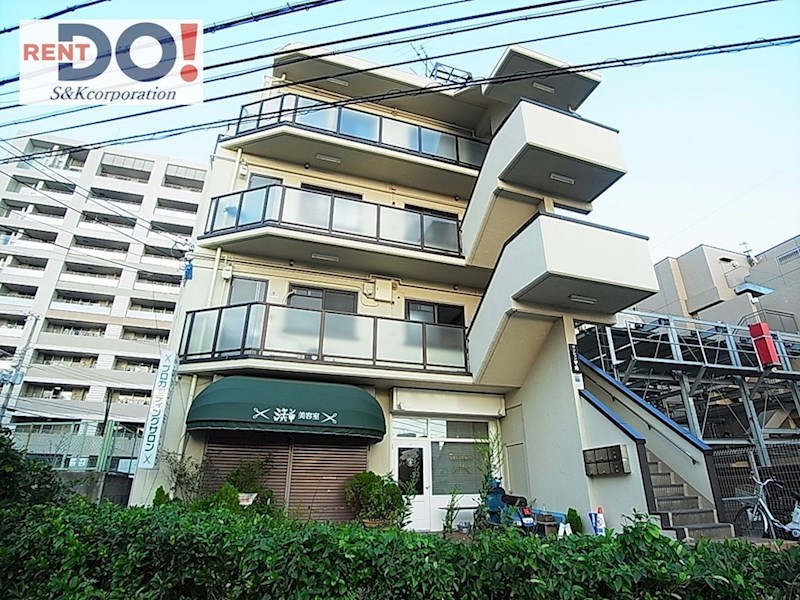 神戸市灘区山田町のマンションの建物外観