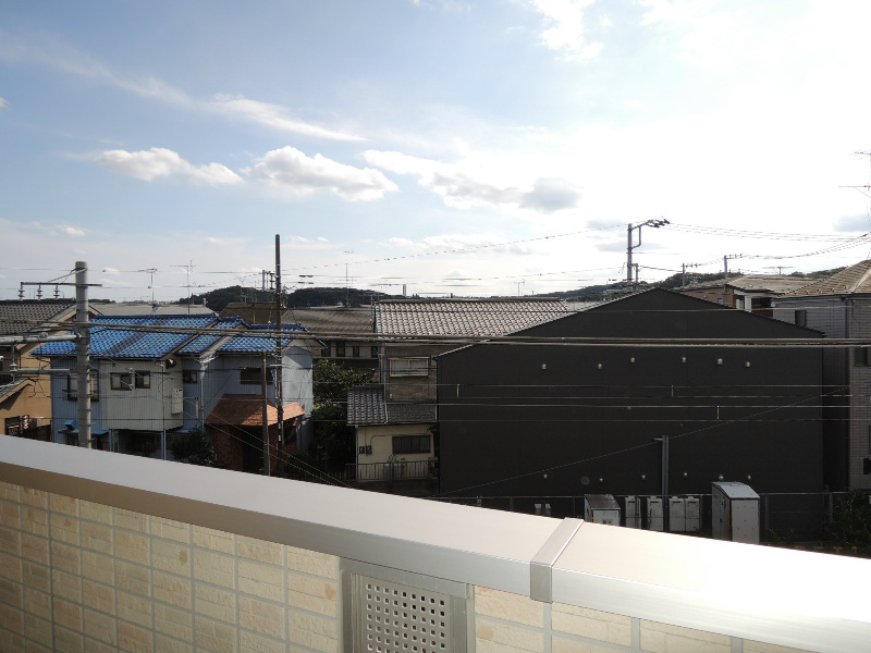 バルコニー　日当りの良いバルコニー