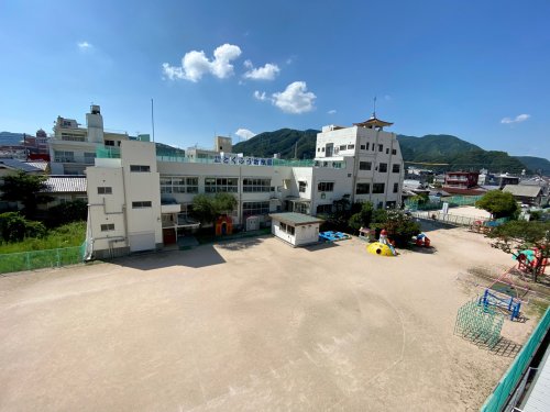 【サンシャイン．ヴィラBの幼稚園・保育園】