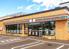 コンビニ　セブンイレブン札幌北19条東店（コンビニ）まで402m