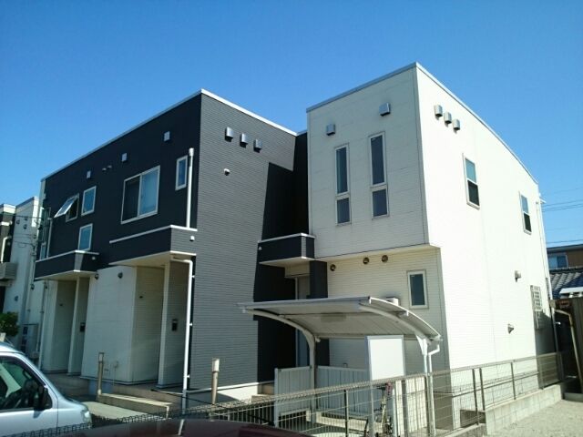 名古屋市中川区中野新町のアパートの建物外観