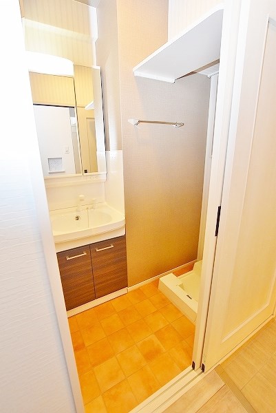 洗面設備　★洗髪洗面化粧台＆室内洗濯機置場★