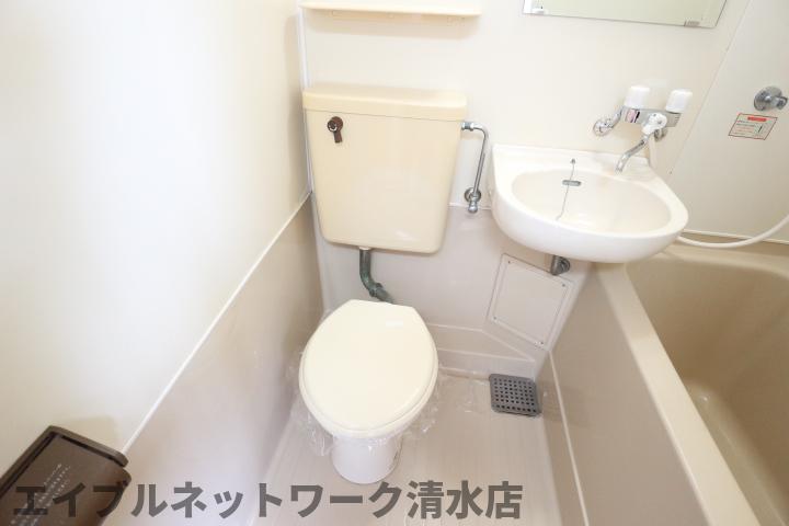 ＪＲ東海道本線 清水駅 バス乗車時間：23分 最寄りバス停で下車 徒歩13分 2階建 築41年のトイレ写真