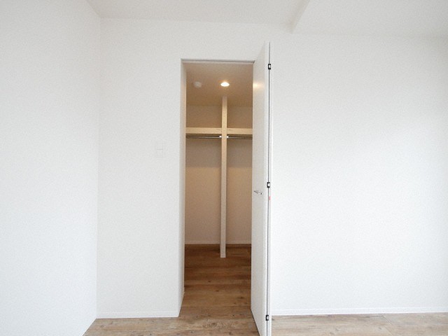 収納　収納力のあるウォークインクローゼットです！