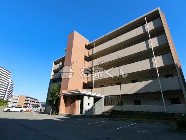 神戸市須磨区南落合のマンションの建物外観