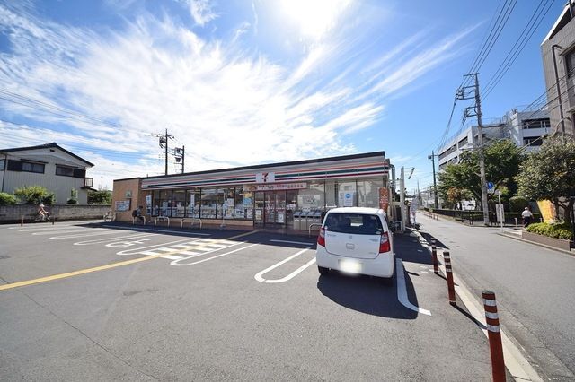 【飯能市八幡町のアパートのコンビニ】