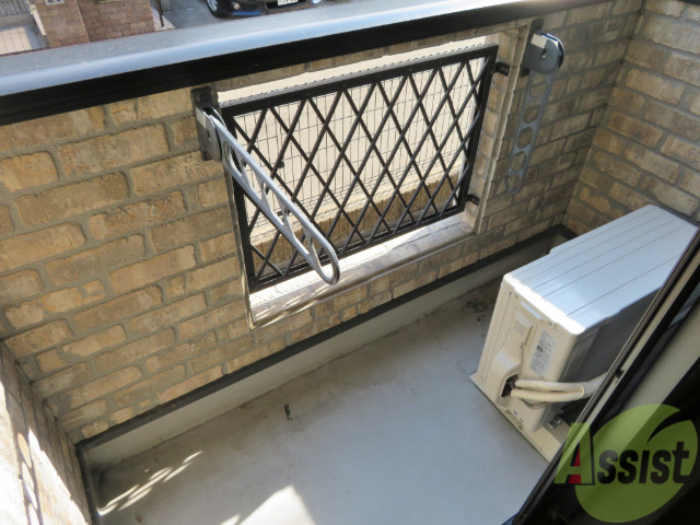 バルコニー　少し小さくても洗濯物はちゃんと外に干せますよ