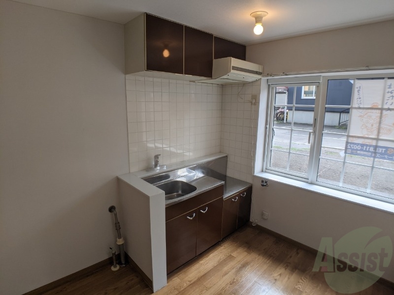 キッチン　シンプルなキッチンです。一人暮らしは最適ですね。