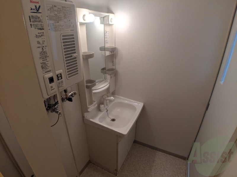 洗面設備　シャンプードレッサー。身支度はここでばっちり。